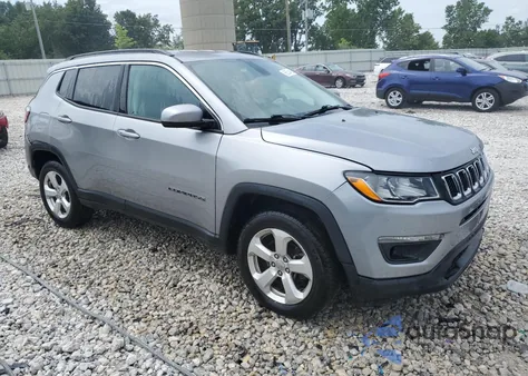 2018 Jeep Compass Latitude z USA, uszkodzony, nr VIN 3C4NJDBB3JT112420